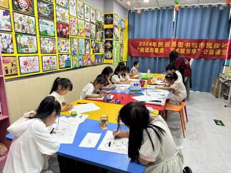 民權(quán)縣圖書館舉辦第二期市民夜?！伴喿x潤墨美·藝術(shù)綻芳華”公益課堂