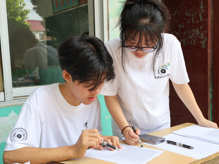 志愿于心，服務(wù)于行 ——大眼睛公益團隊瓦屋營小學(xué)2024夏令營圓滿開幕