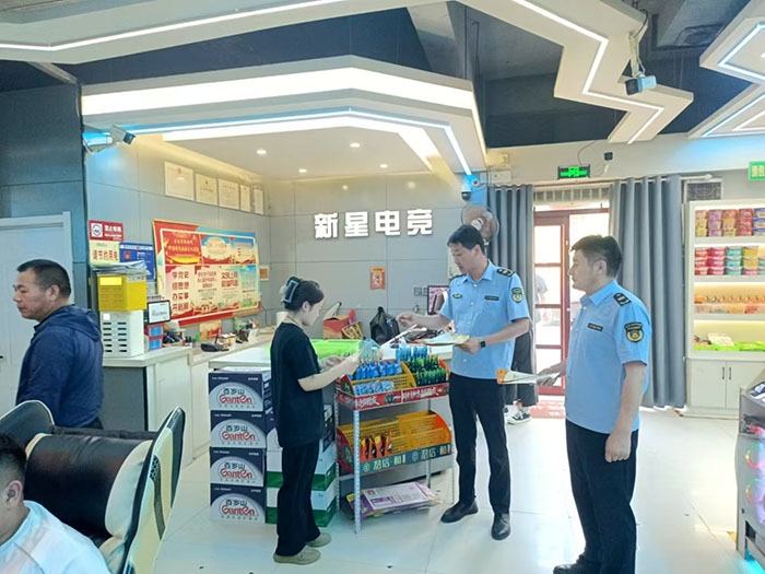 民權(quán)縣文化市場(chǎng)綜合行政執(zhí)法大隊(duì)開展普法宣傳活動(dòng)－－優(yōu)化營(yíng)商環(huán)境