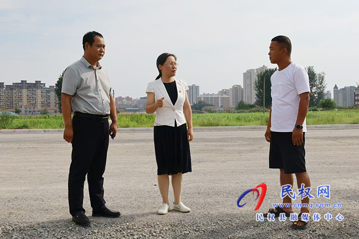 縣委書(shū)記王靜嫻調(diào)研市政項(xiàng)目建設(shè)工作