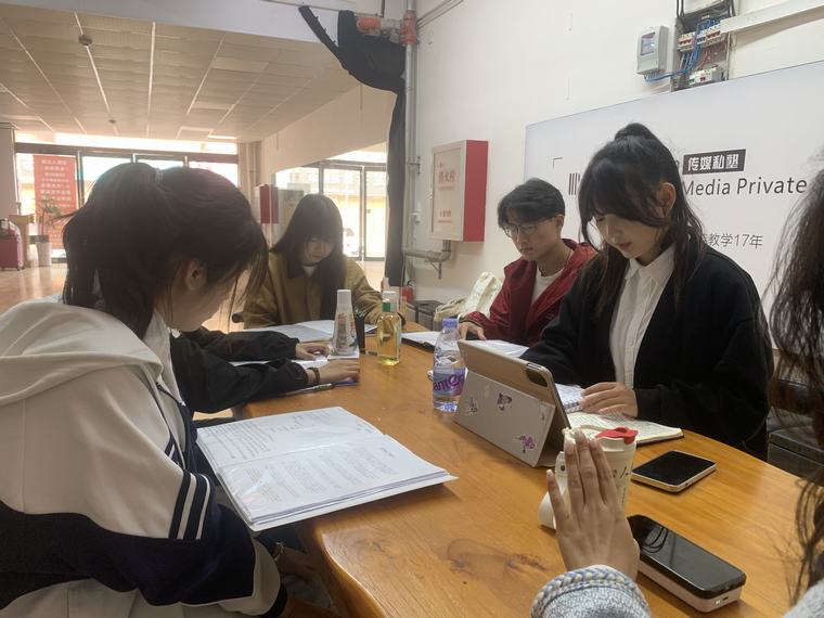 民權(quán)縣圖書(shū)館舉辦2024年第十五期播音與主持藝術(shù)公益講座
