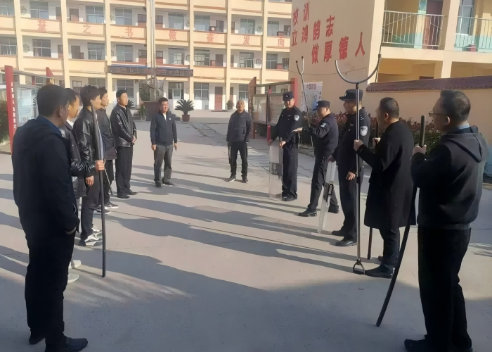 雙塔鎮(zhèn)初級中學開展反恐防暴應急演練活動