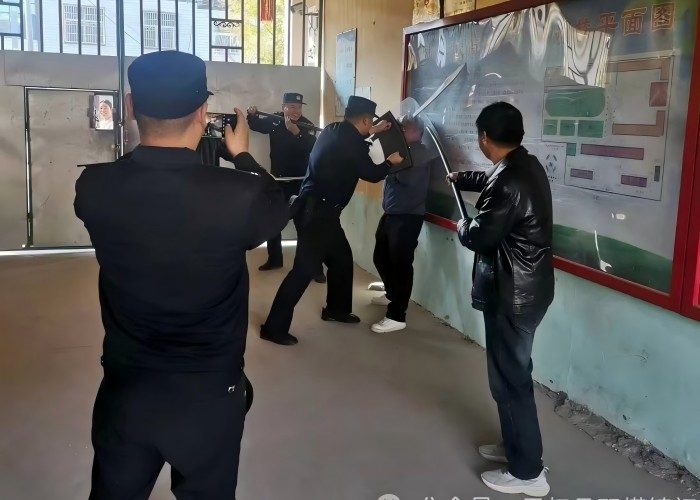 雙塔鎮(zhèn)初級中學開展反恐防暴應急演練活動