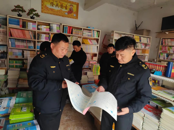 民權(quán)縣開展校園周邊出版物市場(chǎng)整治行動(dòng)