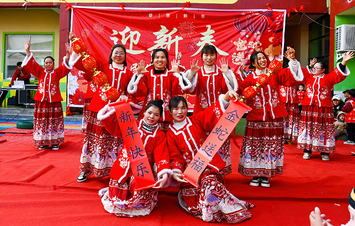 人和鎮(zhèn)舉辦迎新春賞民俗逛廟會，歡樂滿校園