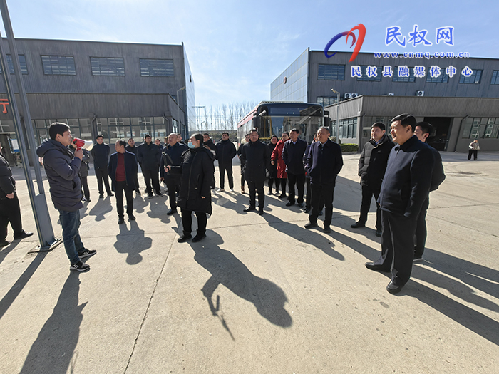 民權(quán)縣人社局：“春風(fēng)行動(dòng)招工直通車(chē)”開(kāi)進(jìn)園區(qū)企業(yè)