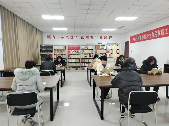     縣委黨校舉辦 “書(shū)香三八” 讀書(shū)活動(dòng)  女職工共赴精神盛宴