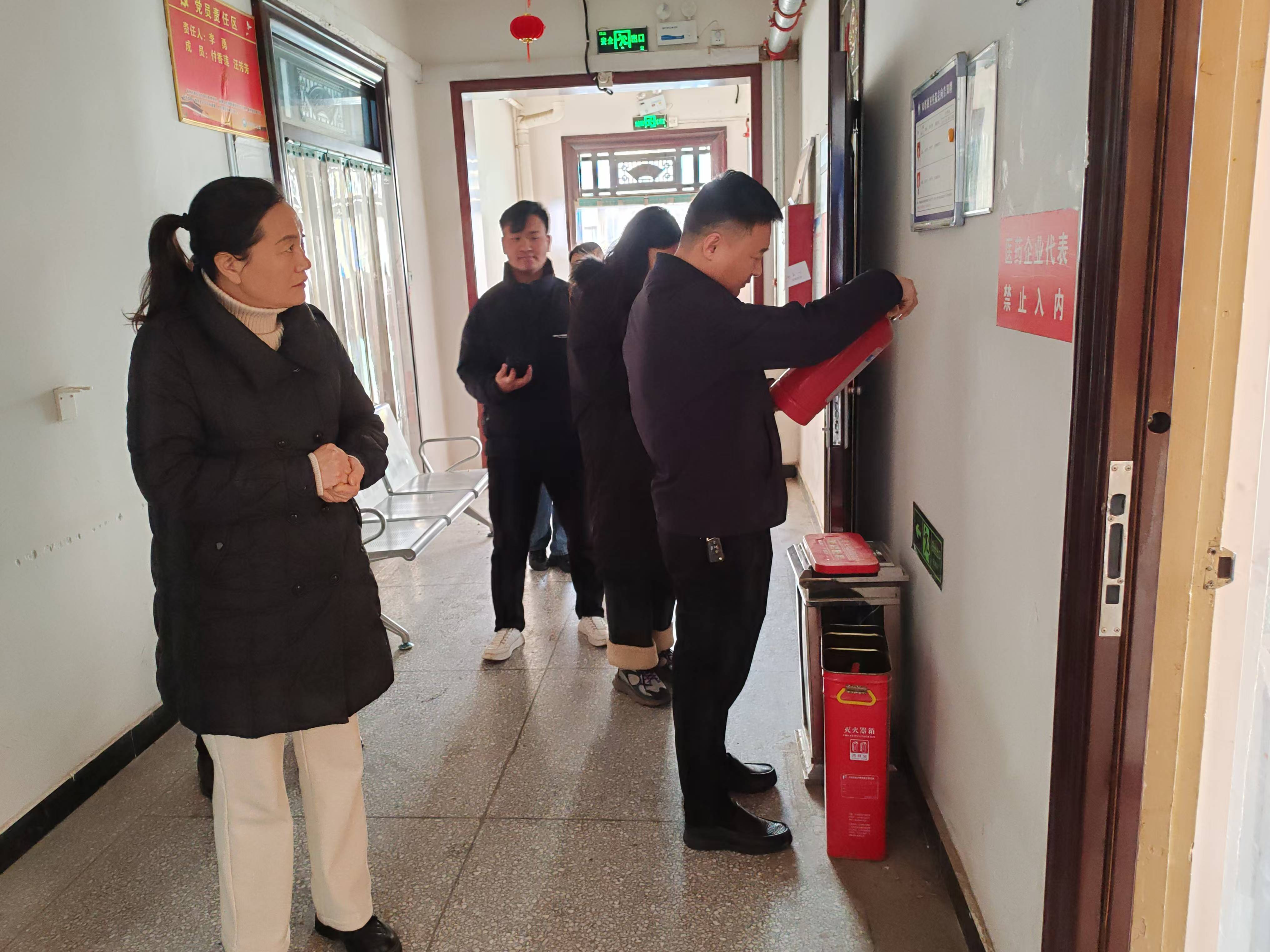 安全全覆蓋 衛(wèi)生無死角 -院領(lǐng)導(dǎo)帶隊醫(yī)院安全與環(huán)境衛(wèi)生大檢查