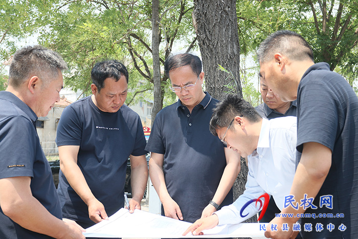 縣委副書記、縣長(zhǎng)王景義調(diào)研城區(qū)內(nèi)河道治理工作