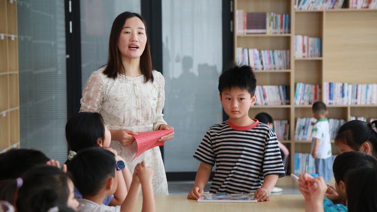 民權(quán)縣圖書館在舉辦“端午‘閱’時(shí)光 書香‘粽’情長”主題閱讀活動(dòng)