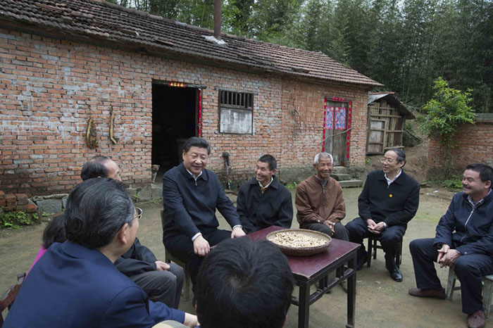 學(xué)習(xí)進(jìn)行時(shí)丨習(xí)近平總書記的“板凳座談會(huì)”