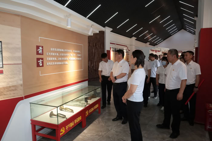縣疾控中心組織開(kāi)展“學(xué)規(guī)定、思踐悟、強(qiáng)作風(fēng)、勇?lián)?dāng)”主題黨日活動(dòng)