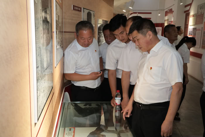 縣疾控中心組織開(kāi)展“學(xué)規(guī)定、思踐悟、強(qiáng)作風(fēng)、勇?lián)?dāng)”主題黨日活動(dòng)