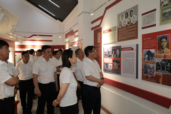 縣疾控中心組織開(kāi)展“學(xué)規(guī)定、思踐悟、強(qiáng)作風(fēng)、勇?lián)?dāng)”主題黨日活動(dòng)