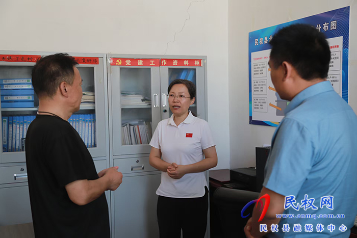 縣委書記王靜嫻調研產業(yè)強鎮(zhèn)、基層網格化服務管理、村級后備力量培育儲備、群腐整治、深入貫徹中央八項規(guī)定精神學習教育情況等工作