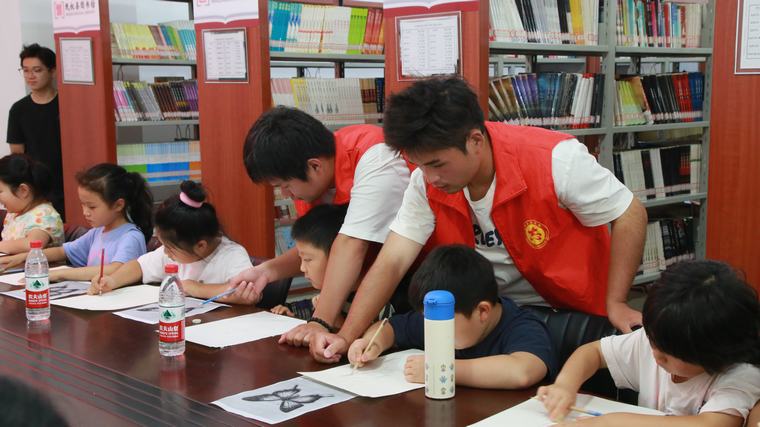 民權縣圖書館舉辦2025年第六期“畫從書中來——閱繪悅美”公益繪畫培訓（總第26期）