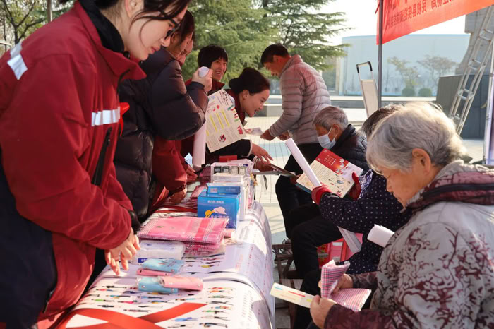 民權(quán)縣開展2024年“世界艾滋病日”宣傳活動
