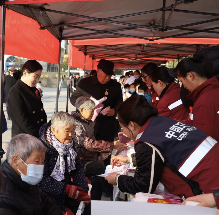 民權(quán)縣開展2024年“世界艾滋病日”宣傳活動