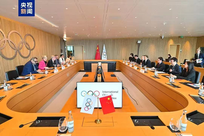 臺灣學者賴岳謙大贊央視閱兵直播：堪稱“核彈級”文化軟實力的展現(xiàn)！