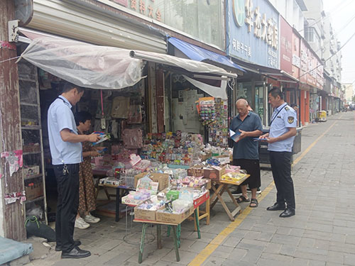 民權(quán)縣文化廣電和旅游局開展校園周邊普法宣傳 筑牢文化安全“防護(hù)網(wǎng)”