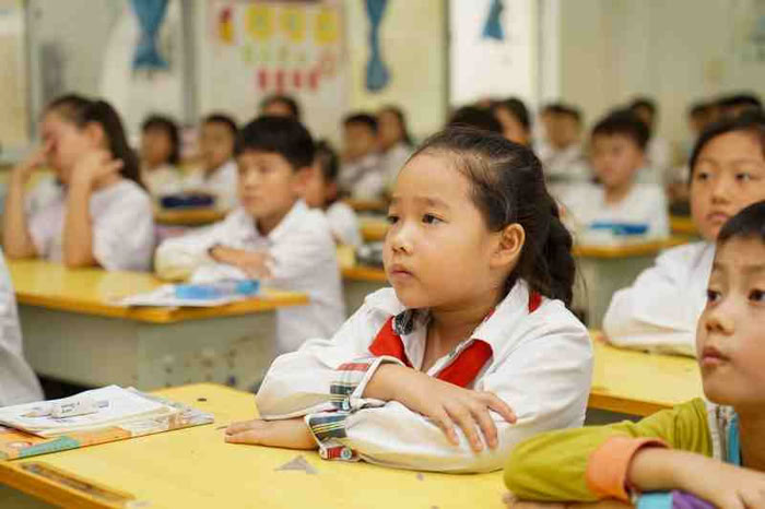 拒絕校園欺凌，筑牢校園安全防線——民權縣實驗小學教育集團組織開展防欺凌主題班會