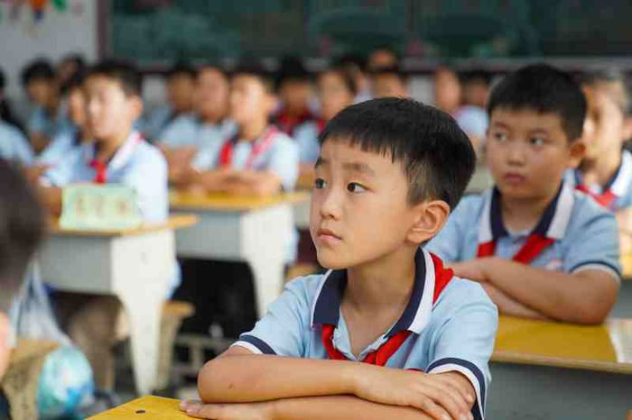 拒絕校園欺凌，筑牢校園安全防線——民權縣實驗小學教育集團組織開展防欺凌主題班會