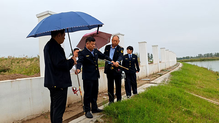 民權(quán)縣農(nóng)業(yè)農(nóng)村局節(jié)前積極開展嚴(yán)厲 打擊非法捕撈行為 民權(quán)縣農(nóng)業(yè)農(nóng)村局節(jié)前積極開展嚴(yán)厲 打擊非法捕撈行為