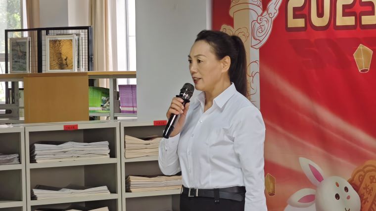 民權縣圖書館舉辦“慶國慶·迎中秋”詩歌朗誦會 民權縣圖書館舉辦“慶國慶·迎中秋”詩歌朗誦會